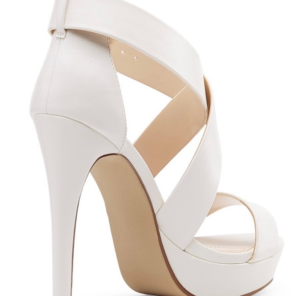 New in box women’s shoes - Picture 3 of 5